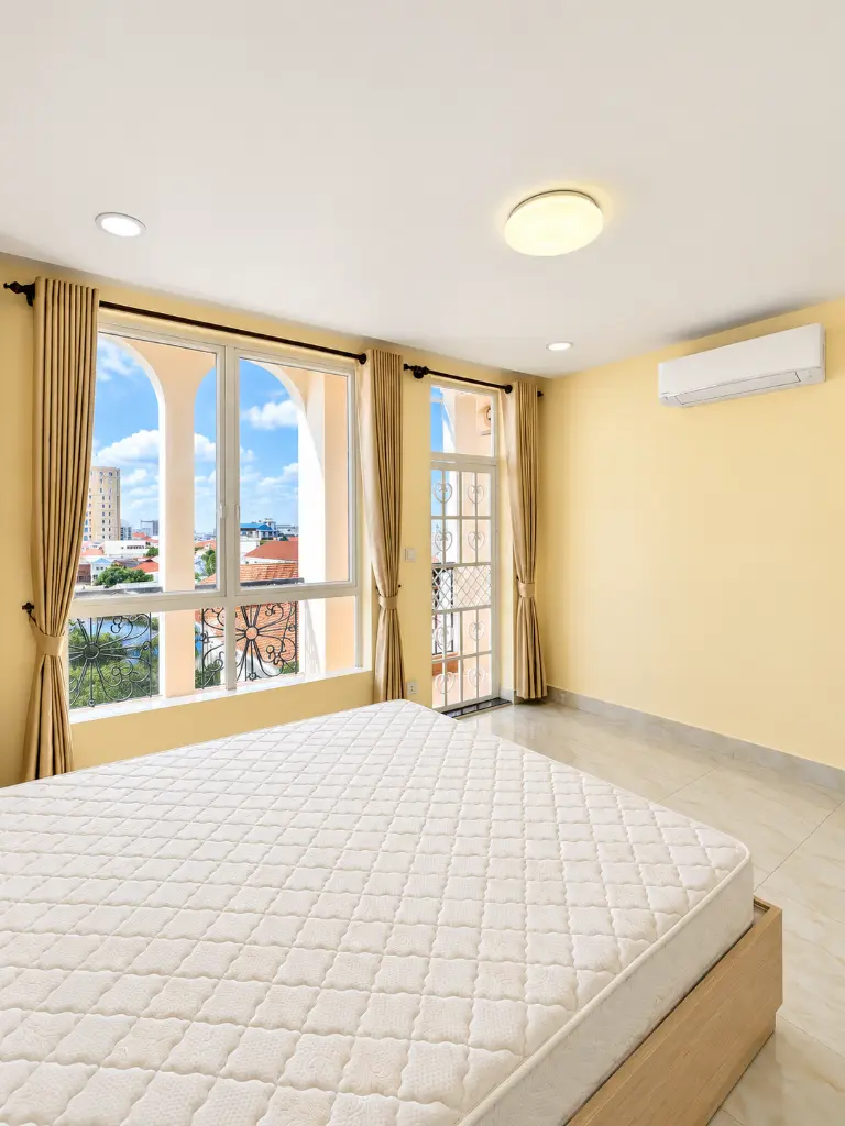 VV6-52 04.webp